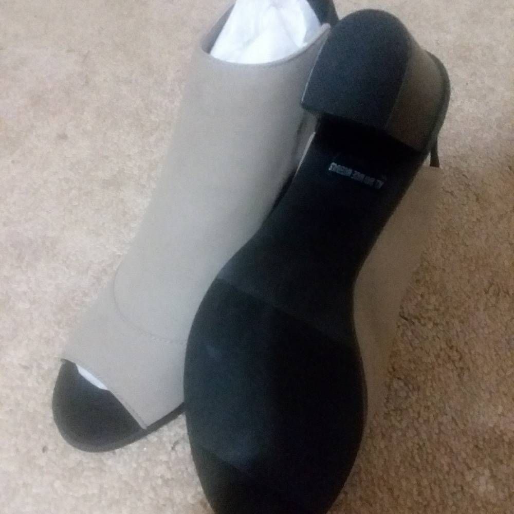 NYC Peep Toe